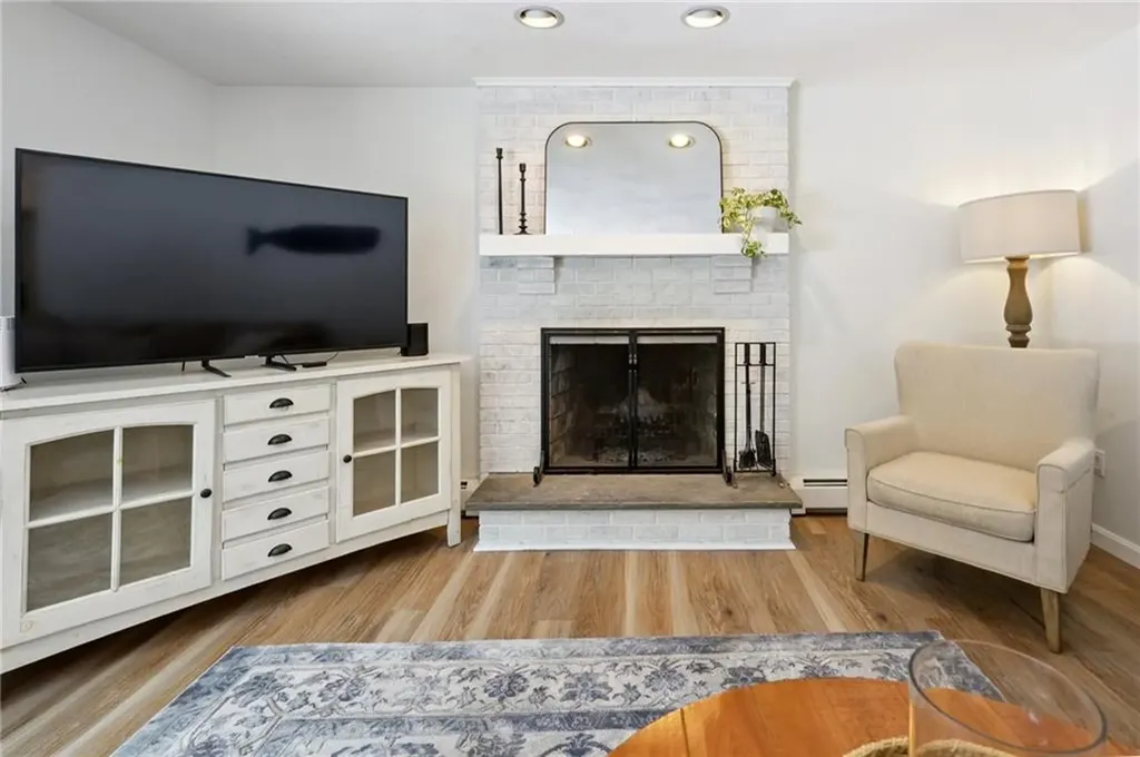 10 Mesa Drive North Kingstown RI 02852