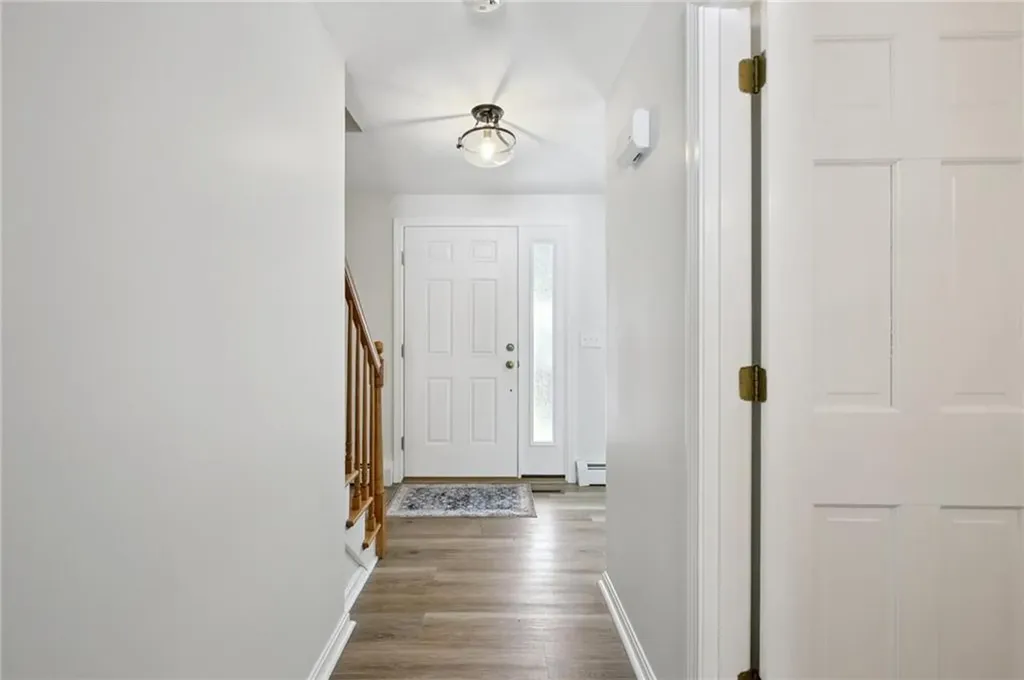 10 Mesa Drive North Kingstown RI 02852
