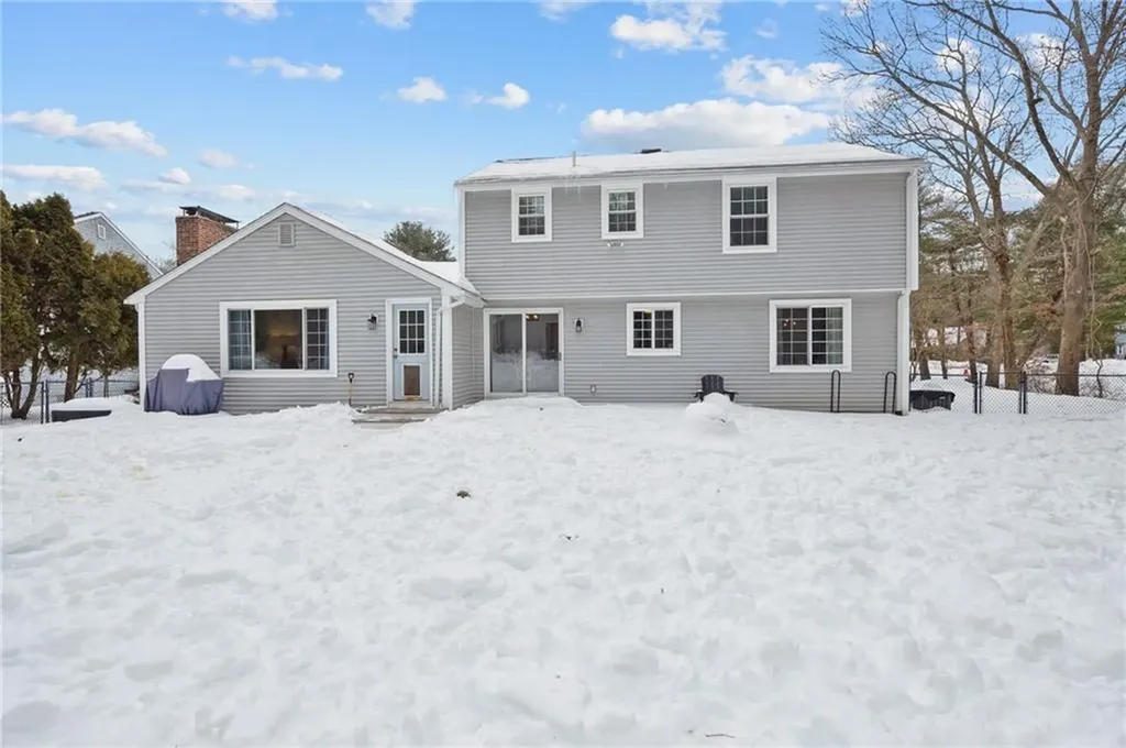 10 Mesa Drive North Kingstown RI 02852