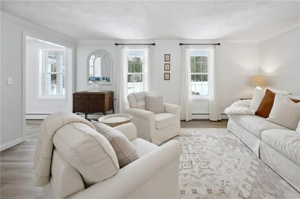 10 Mesa Drive North Kingstown RI 02852