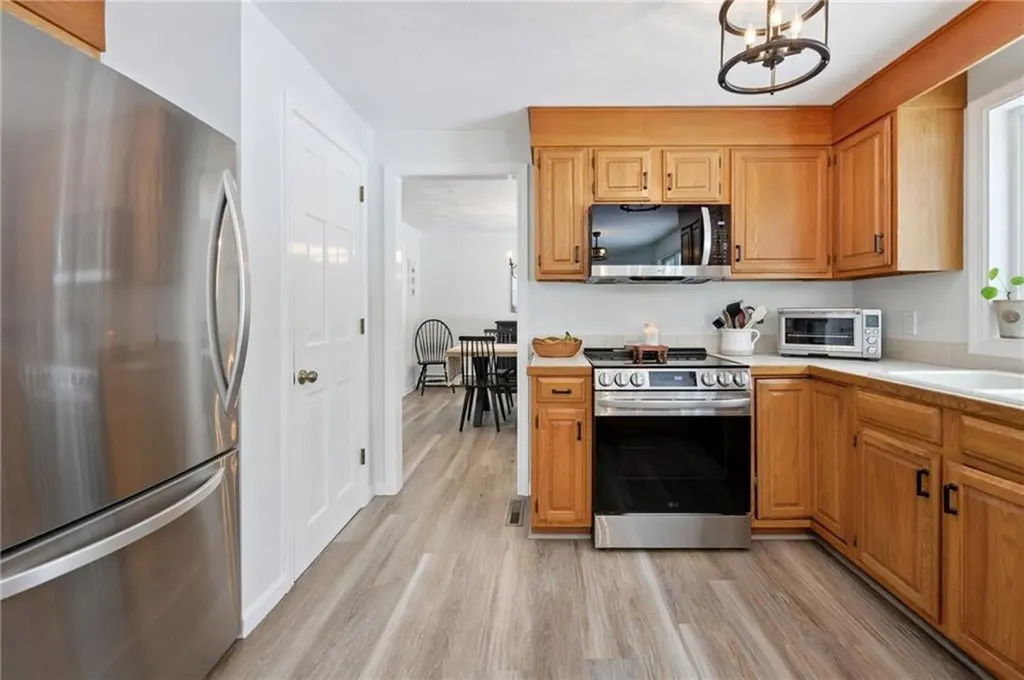 10 Mesa Drive North Kingstown RI 02852