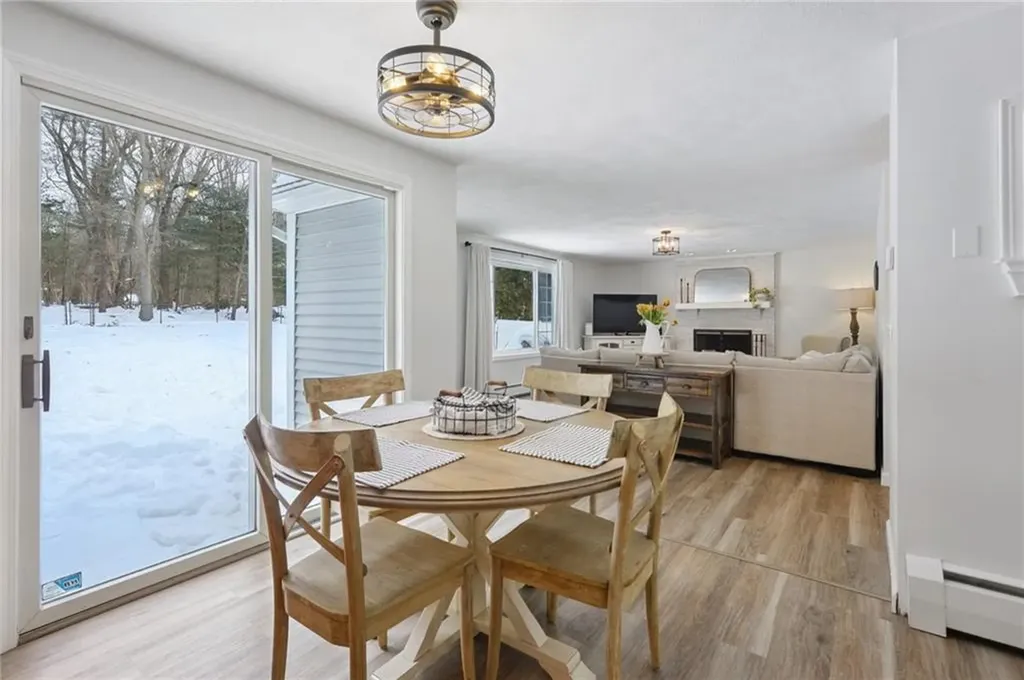 10 Mesa Drive North Kingstown RI 02852