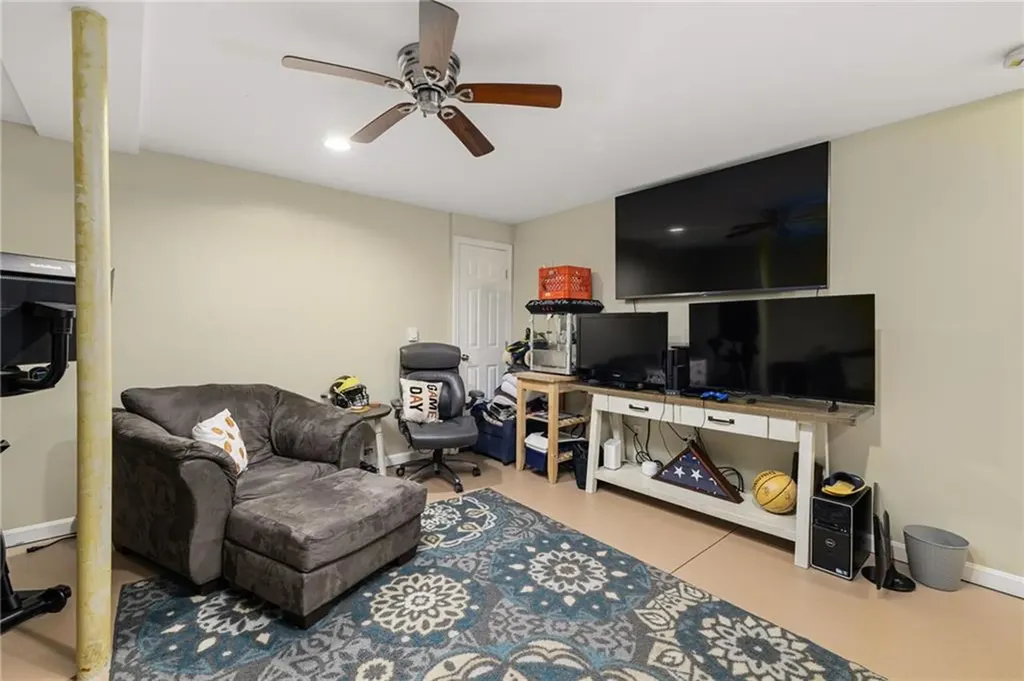 136 Corporate Place Middletown RI 02842