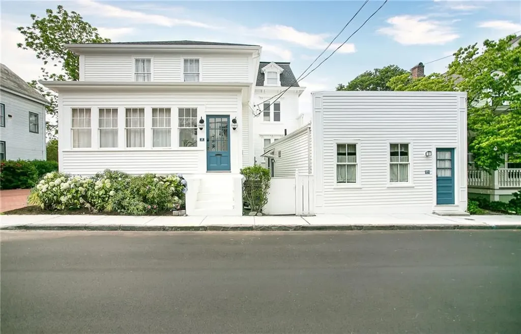 12 Poplar Street Newport RI 02840
