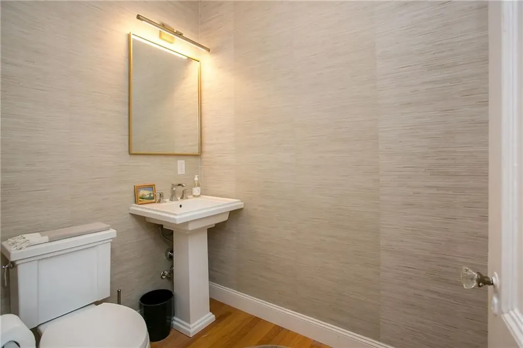 12 Poplar Street Newport RI 02840