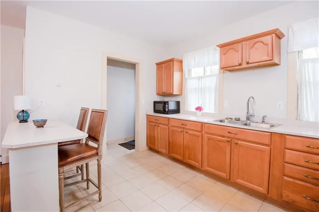 12 Poplar Street Newport RI 02840