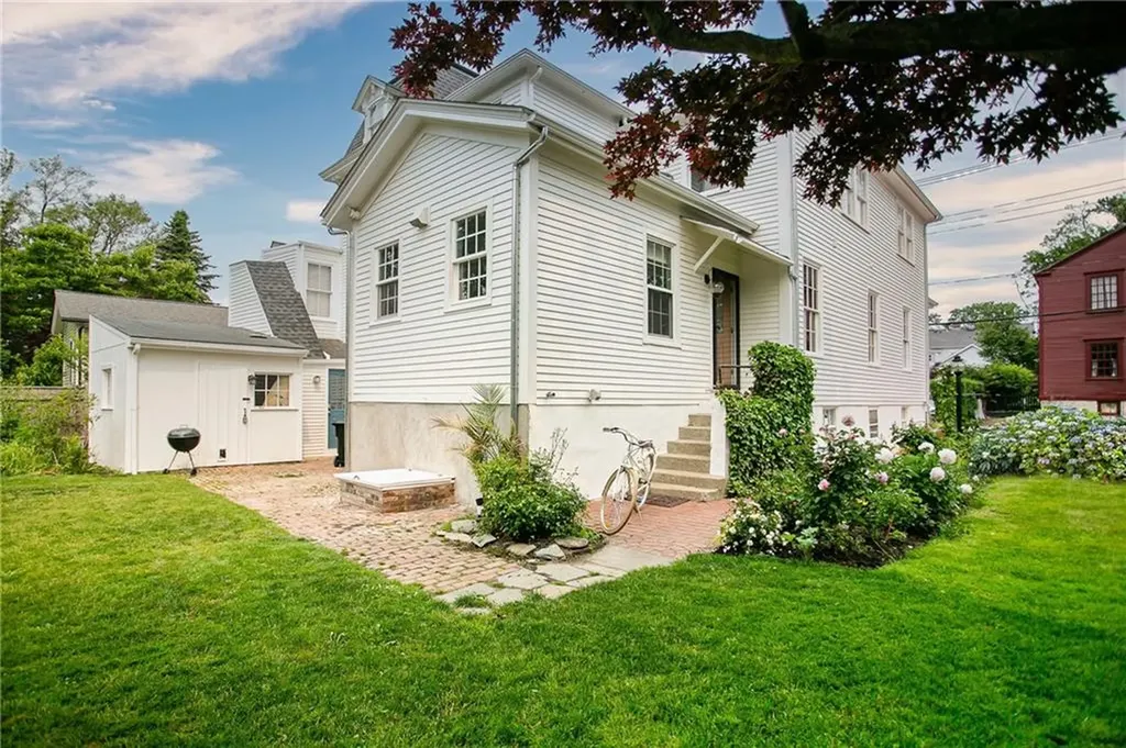12 Poplar Street Newport RI 02840