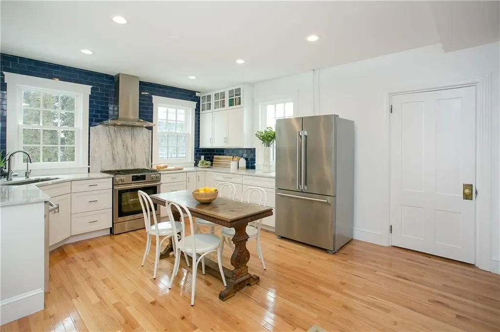 12 Poplar Street Newport RI 02840