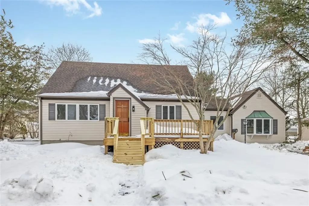 5 Woodland Avenue Coventry RI 02816