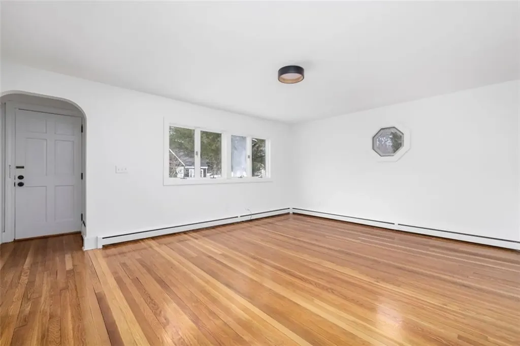 5 Woodland Avenue Coventry RI 02816