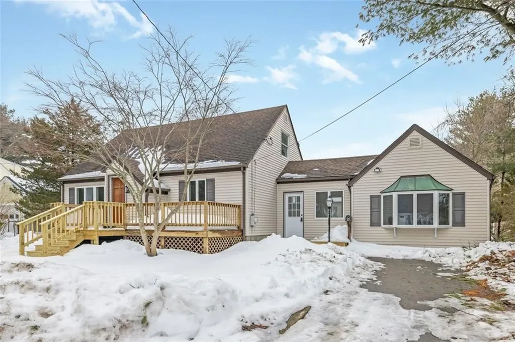 5 Woodland Avenue Coventry RI 02816