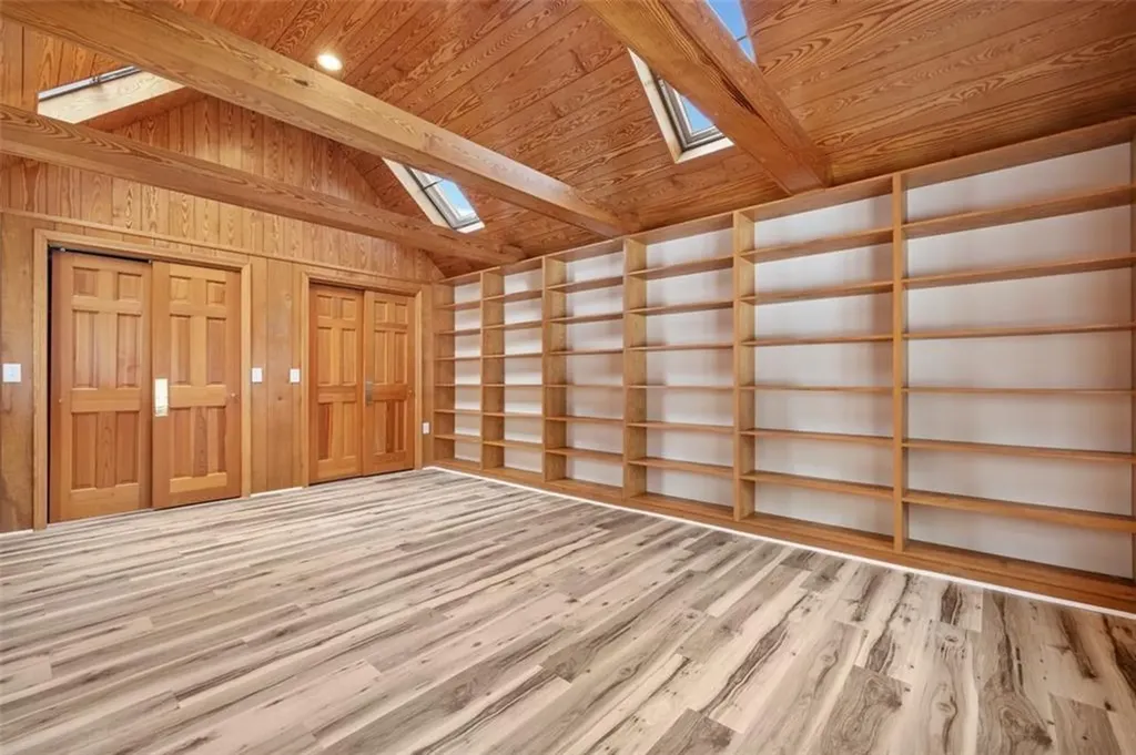 5 Woodland Avenue Coventry RI 02816