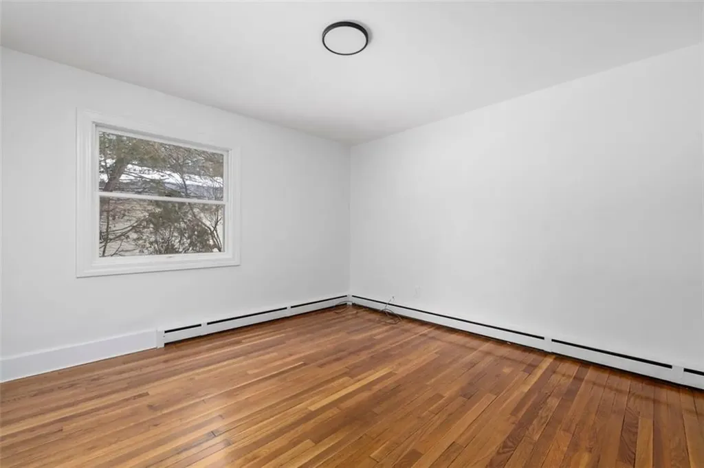 5 Woodland Avenue Coventry RI 02816