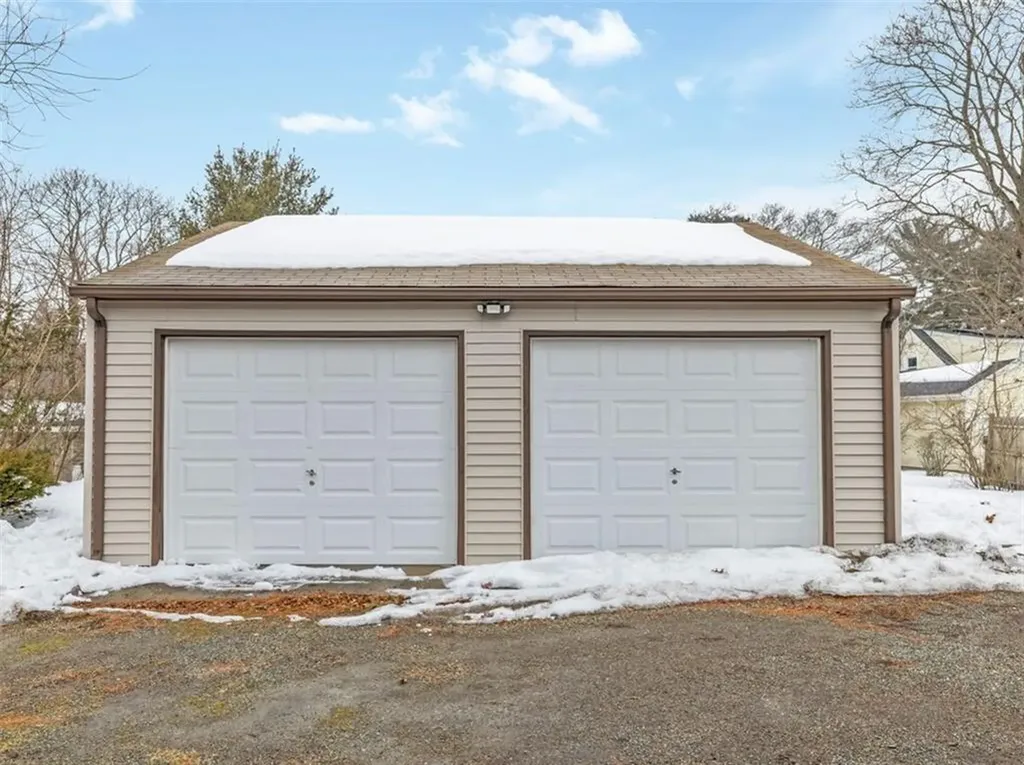 5 Woodland Avenue Coventry RI 02816