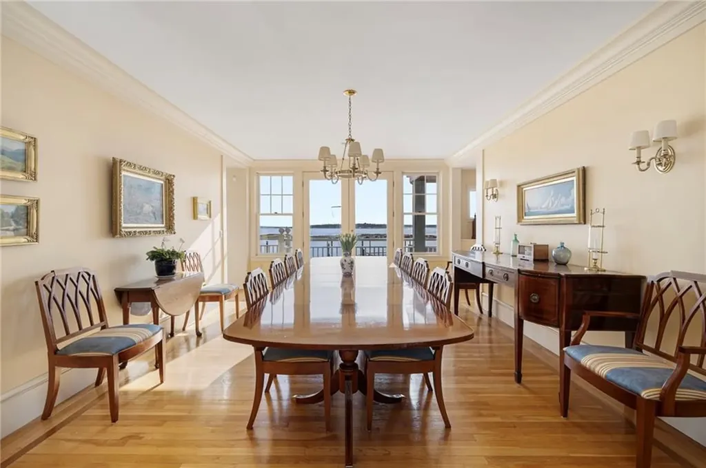 9 Hope Street Bristol RI 02809