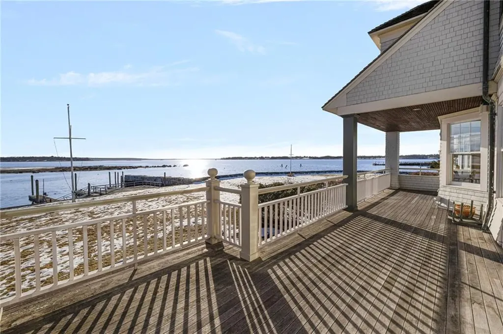 9 Hope Street Bristol RI 02809