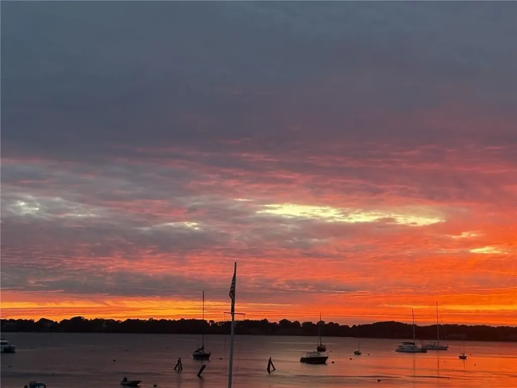 9 Hope Street Bristol RI 02809