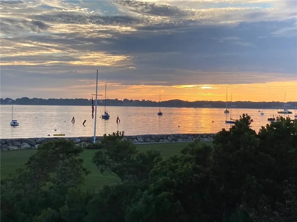 9 Hope Street Bristol RI 02809