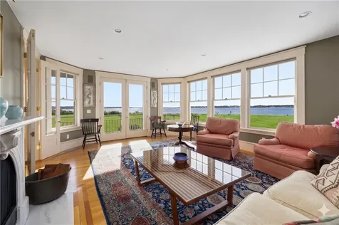 9 Hope Street Bristol RI 02809