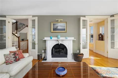 9 Hope Street Bristol RI 02809