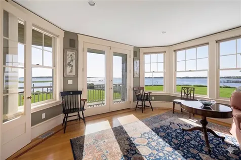 9 Hope Street Bristol RI 02809