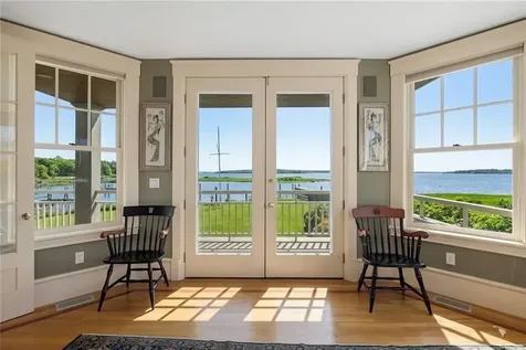 9 Hope Street Bristol RI 02809