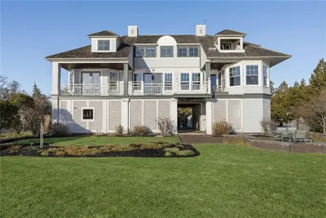 9 Hope Street Bristol RI 02809