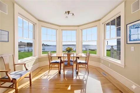 9 Hope Street Bristol RI 02809