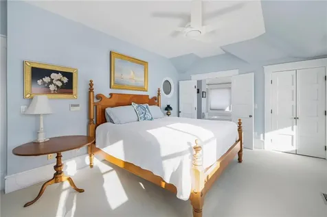 9 Hope Street Bristol RI 02809