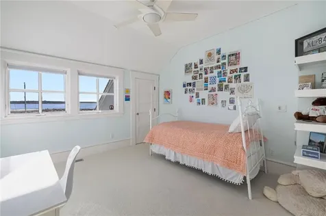 9 Hope Street Bristol RI 02809