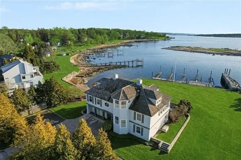 9 Hope Street Bristol RI 02809