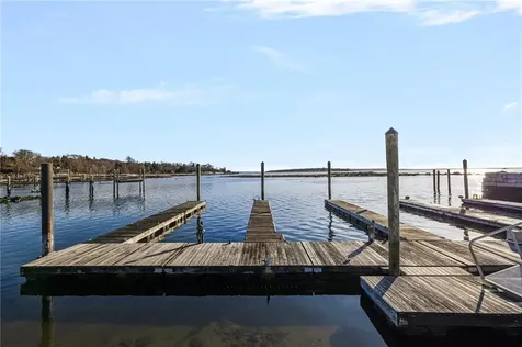 9 Hope Street Bristol RI 02809