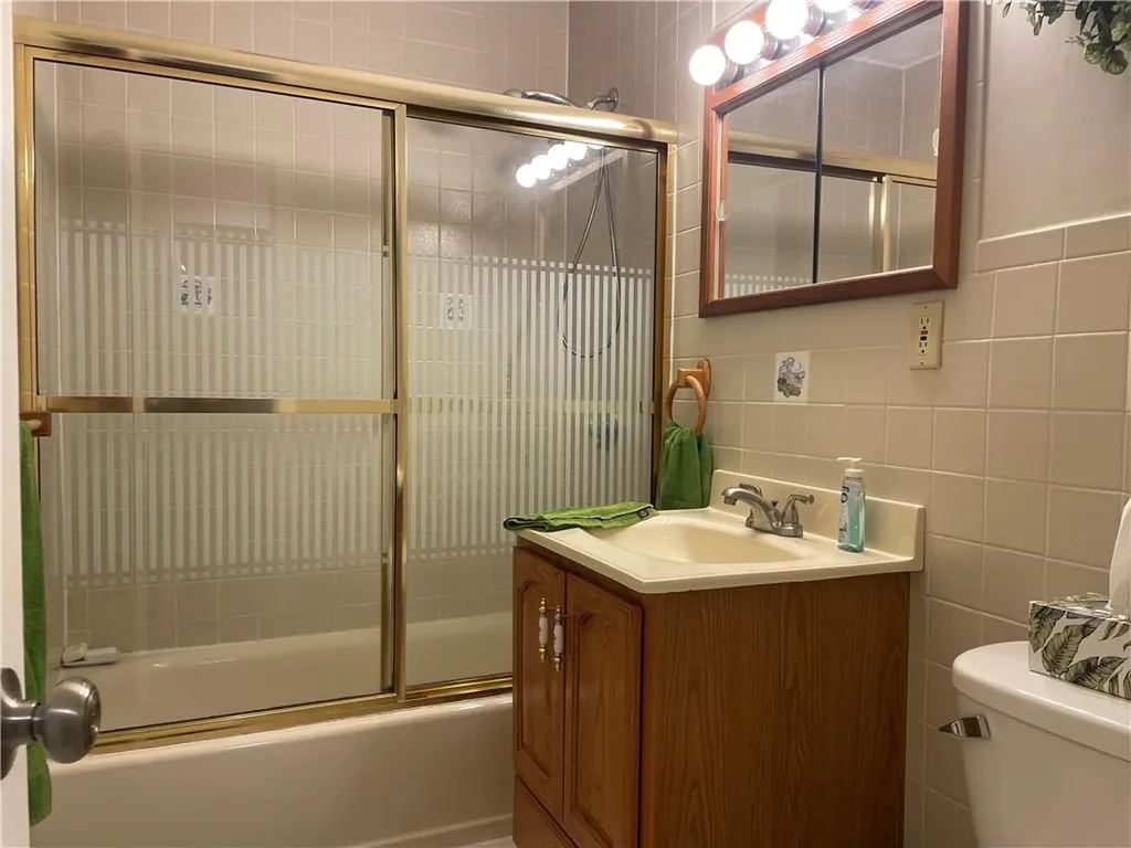 15 Apple Valley Parkway Smithfield RI 02828