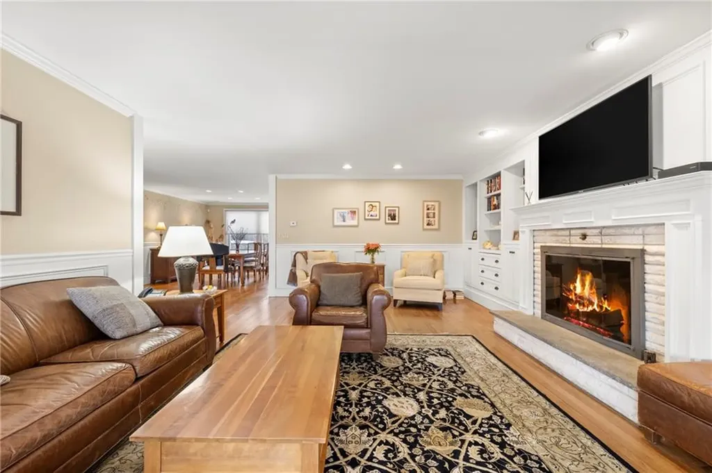 214 Meshanticut Valley Parkway Cranston RI 02920