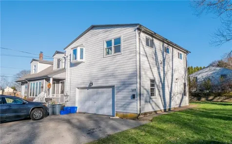 109 Haskins Avenue Tiverton RI 02878