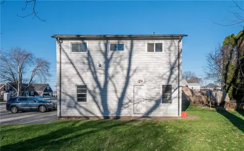 109 Haskins Avenue Tiverton RI 02878