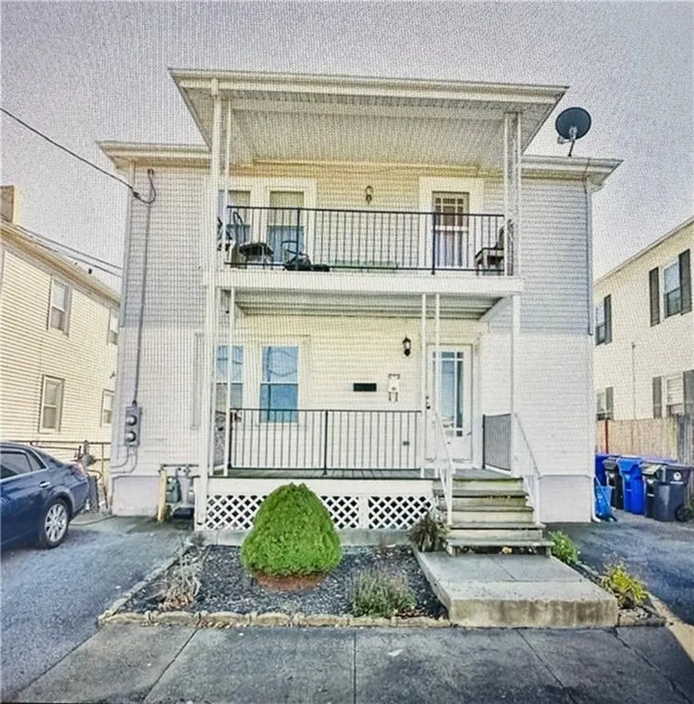 89 Columbine Avenue Pawtucket RI 02861