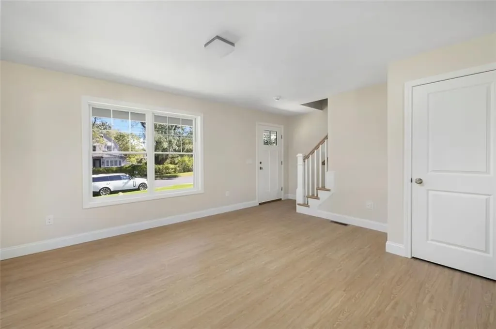 79 Pinehurst Avenue Warwick RI 02889