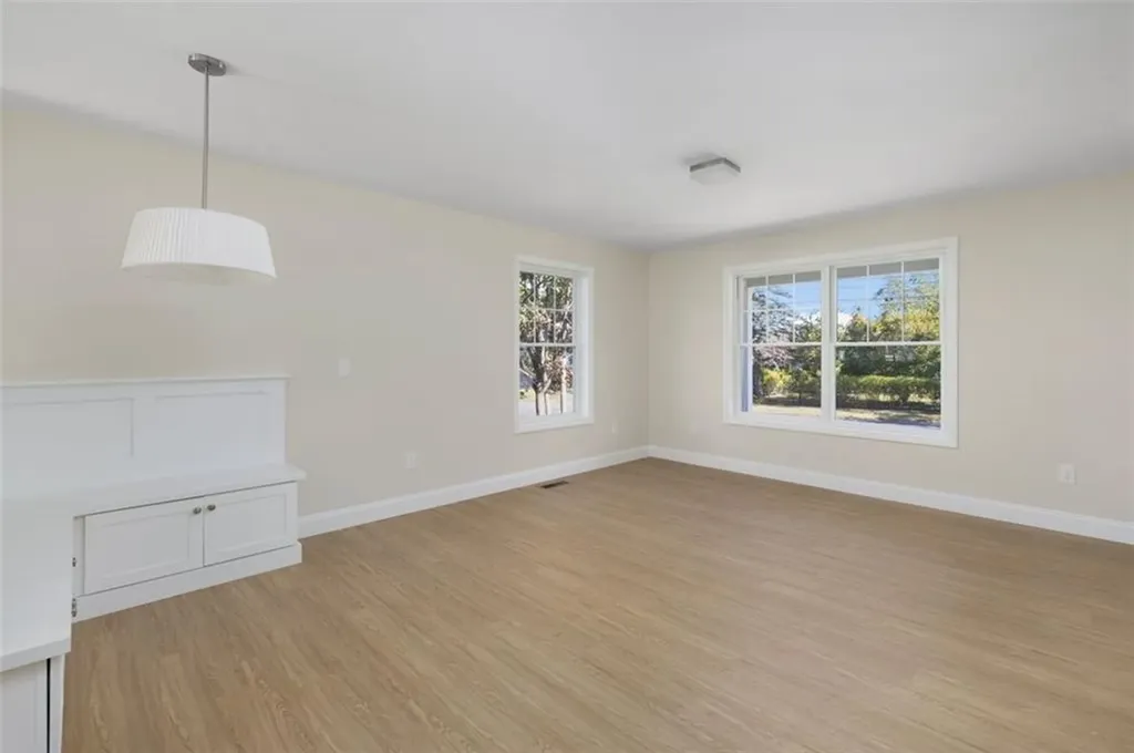 79 Pinehurst Avenue Warwick RI 02889