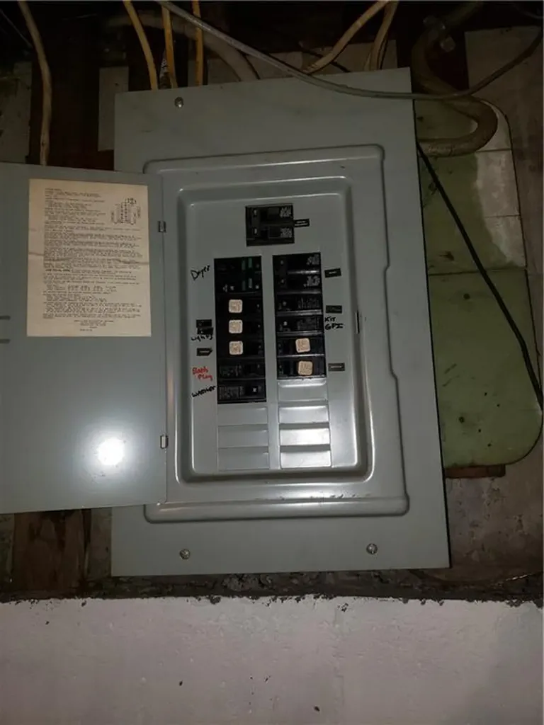 36 Monument Street Cranston RI 02910