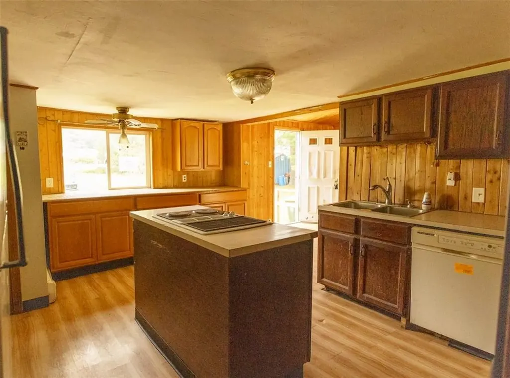 101 Pine Grove Avenue Bellingham MA 02019