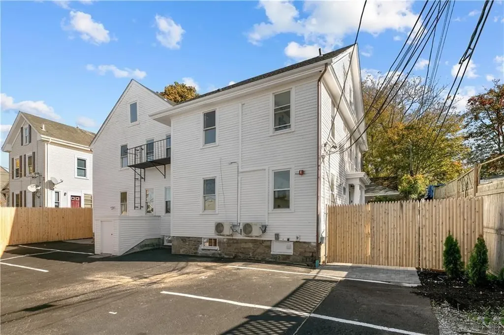 131 Broadway Newport RI 02840