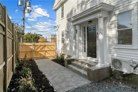 131 Broadway Newport RI 02840