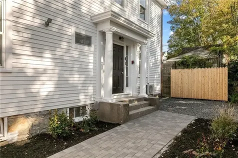 131 Broadway Newport RI 02840