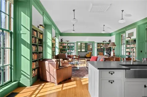 238 Highland Road Tiverton RI 02878