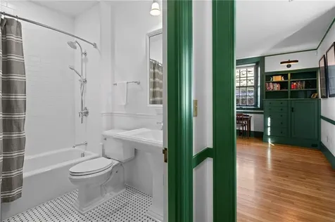 238 Highland Road Tiverton RI 02878