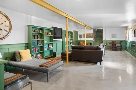 238 Highland Road Tiverton RI 02878