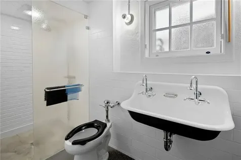 238 Highland Road Tiverton RI 02878