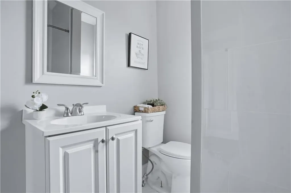 79 Bellevue Avenue Warwick RI 02888