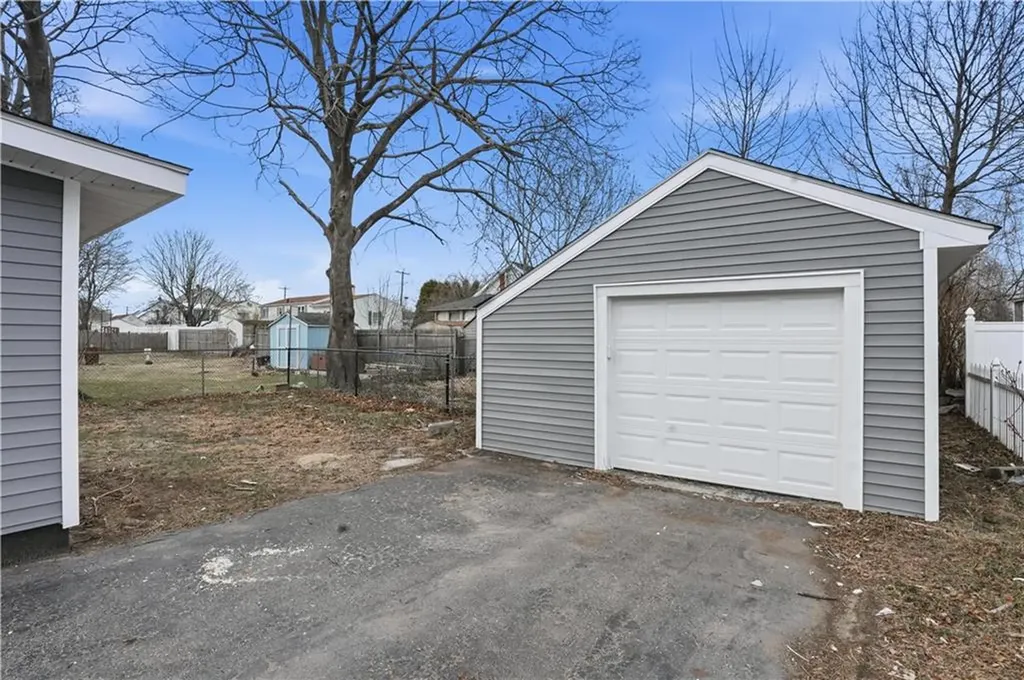 79 Bellevue Avenue Warwick RI 02888